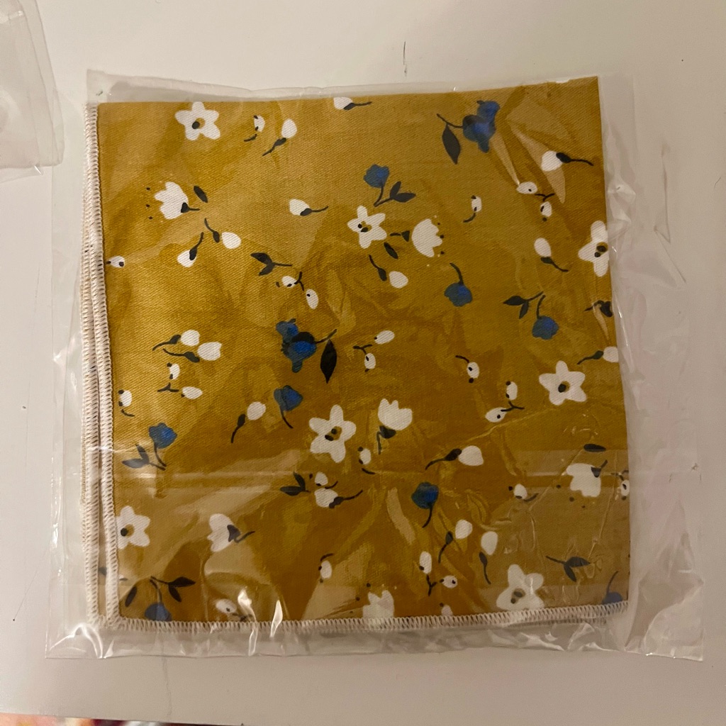 Brand New Mustard Yellow Floral Mens Pocket Squares Set Of 7 Brand New Mustard Yellow Floral Mens Pocket Squares Set Of 7